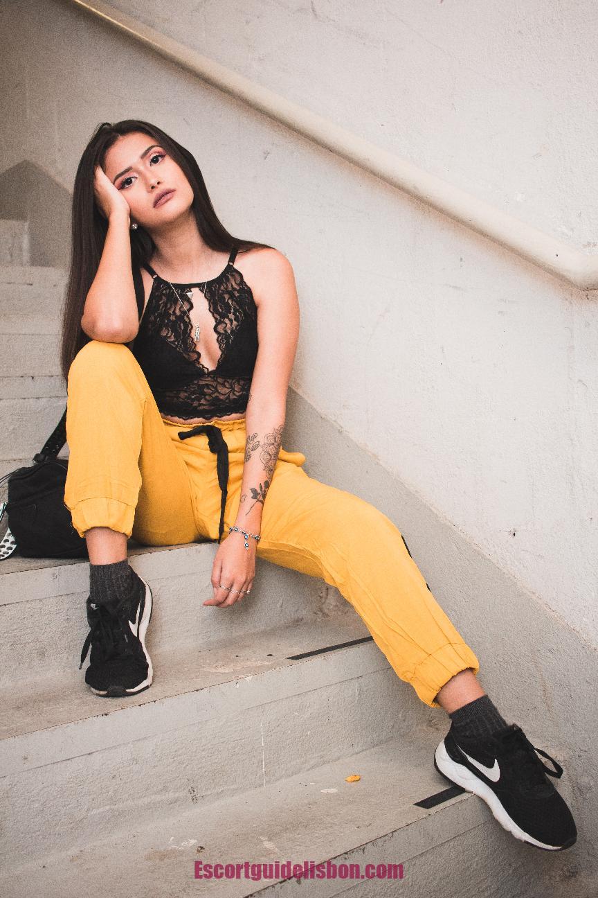 נערות ליווי הבנת המקצוע הצומח של מתן חברות מקצועית