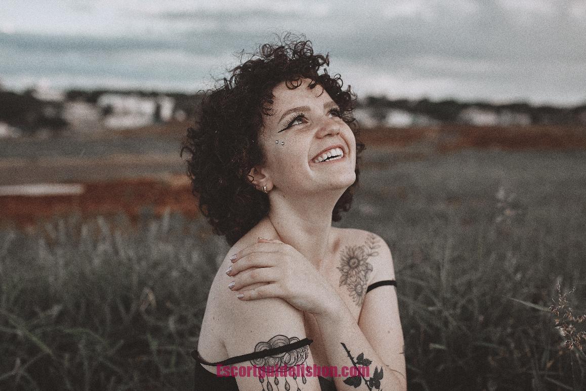 נערות ליווי למד את העובדות על תעשיית הליווי